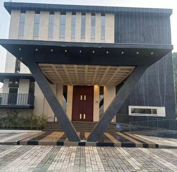 Baantalai Hotel And Resort