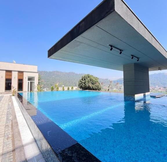 Baantalai Hotel And Resort