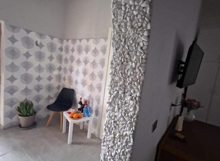 تختخواب و صبحانه Iris