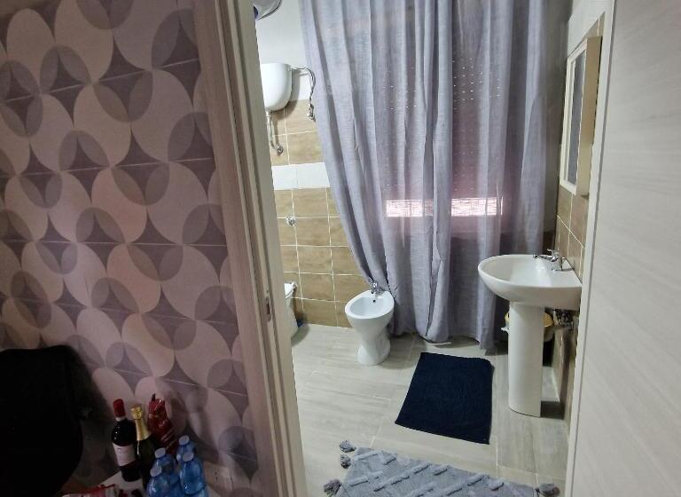 تختخواب و صبحانه Iris