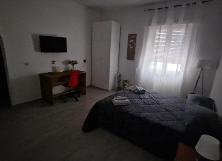 تختخواب و صبحانه Iris