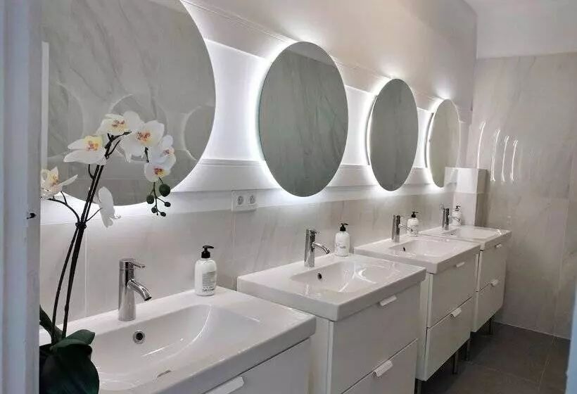 Aamiaismajoitus (B&B) Room27  City Center