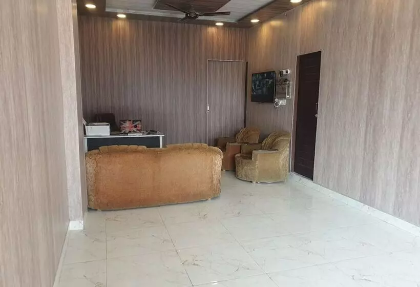 Hotelli Laksita Manor Home Stay