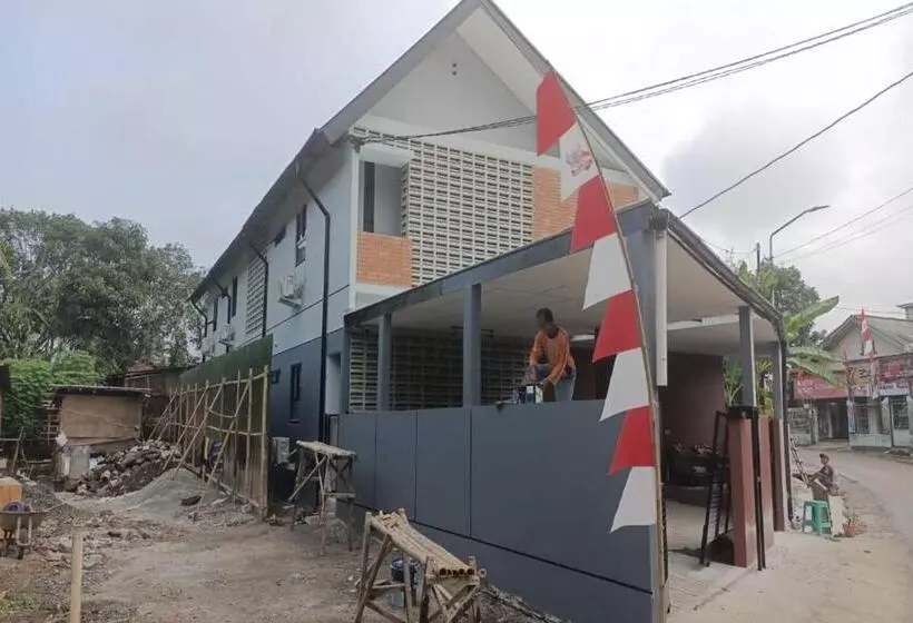 Hotelli Oyo 93514 Rubina Syariah