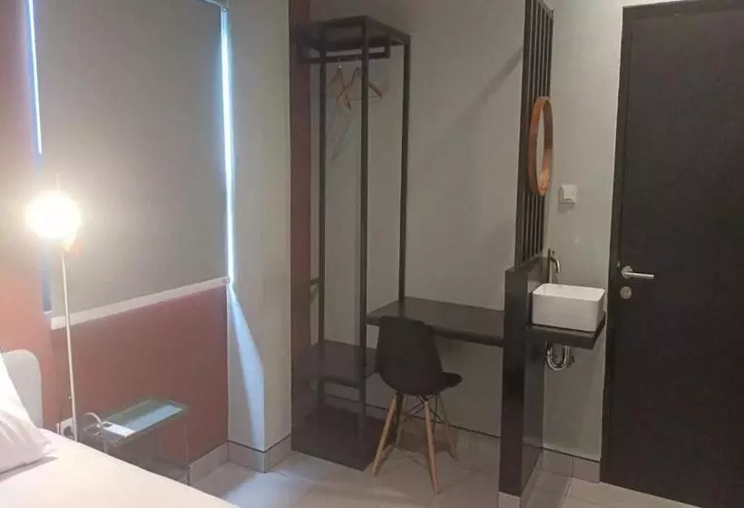 Hotelli Oyo 93514 Rubina Syariah