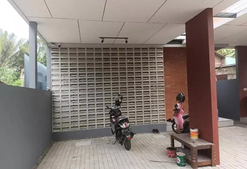 Hotelli Oyo 93514 Rubina Syariah