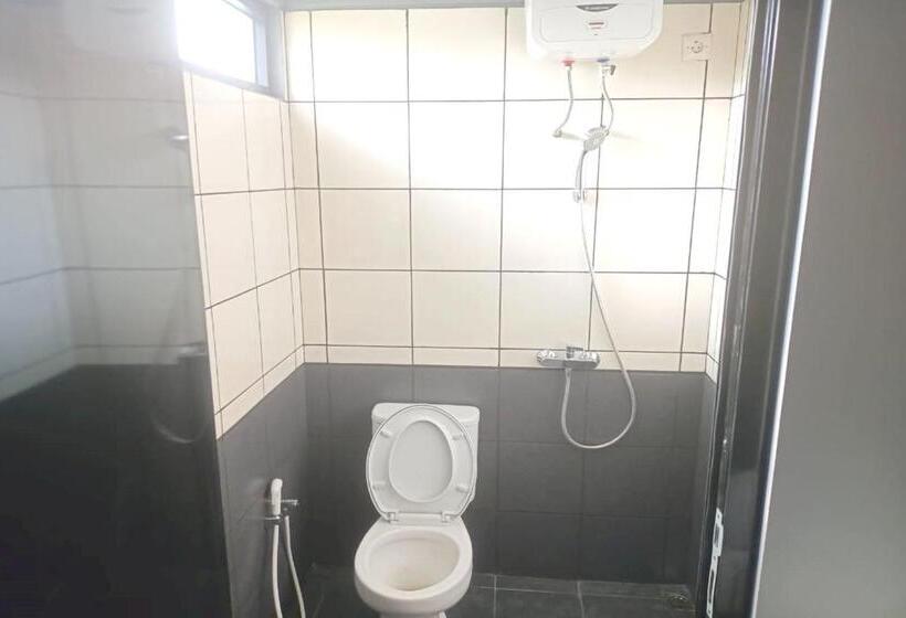 בית מלון כפרי Oyo 93514 Rubina Syariah