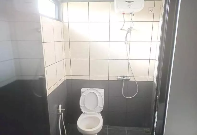 Hotelli Oyo 93514 Rubina Syariah