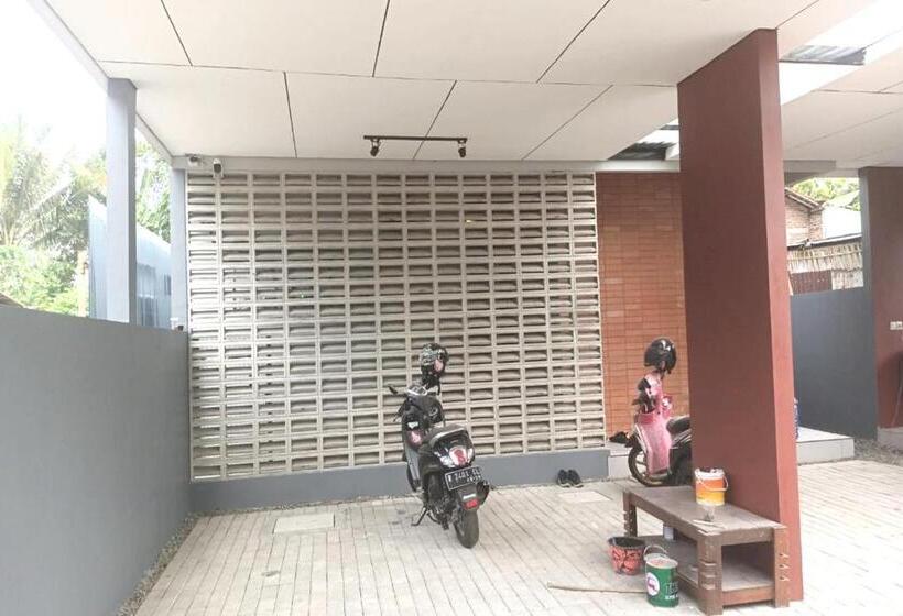 בית מלון כפרי Oyo 93514 Rubina Syariah