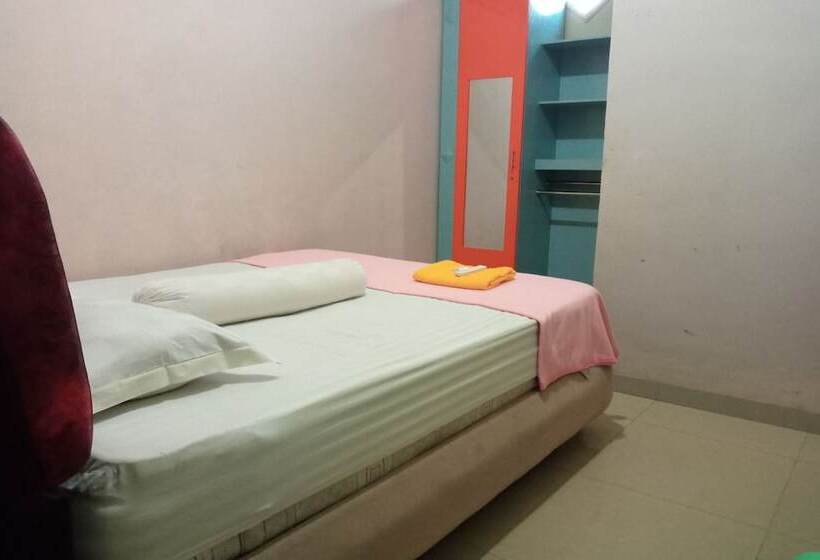 هتل Oyo 93532 Kost Nian Syariah