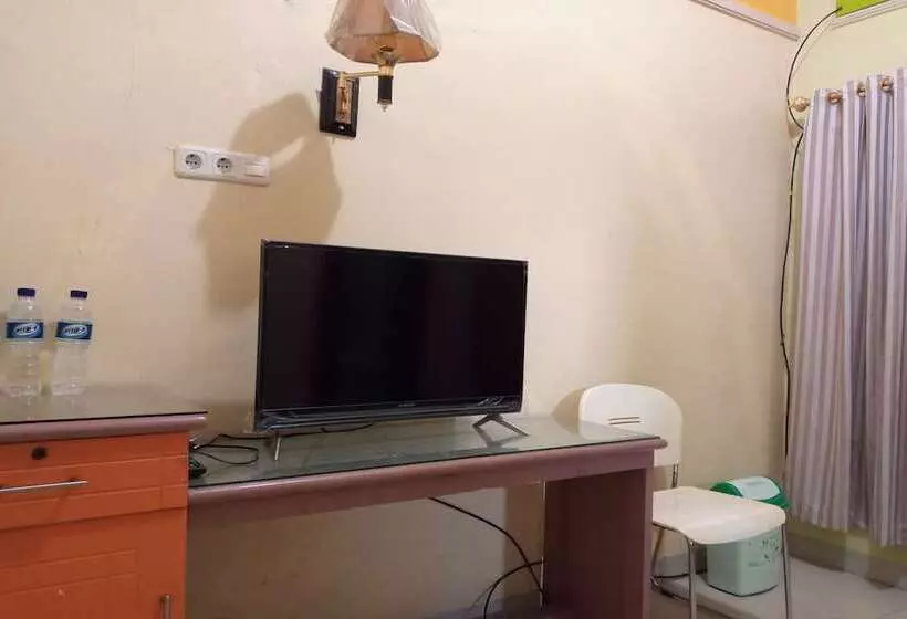 ホテル Oyo 93532 Kost Nian Syariah