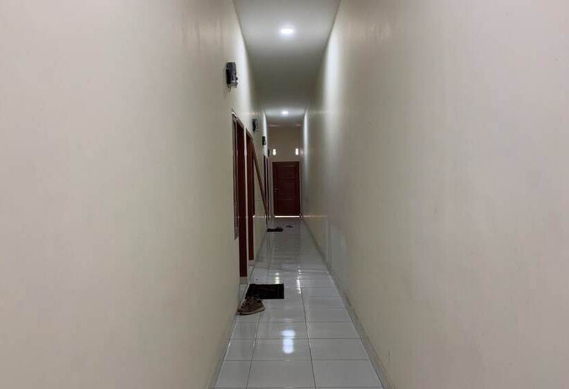 בית מלון כפרי Oyo 93538 Millow Kost