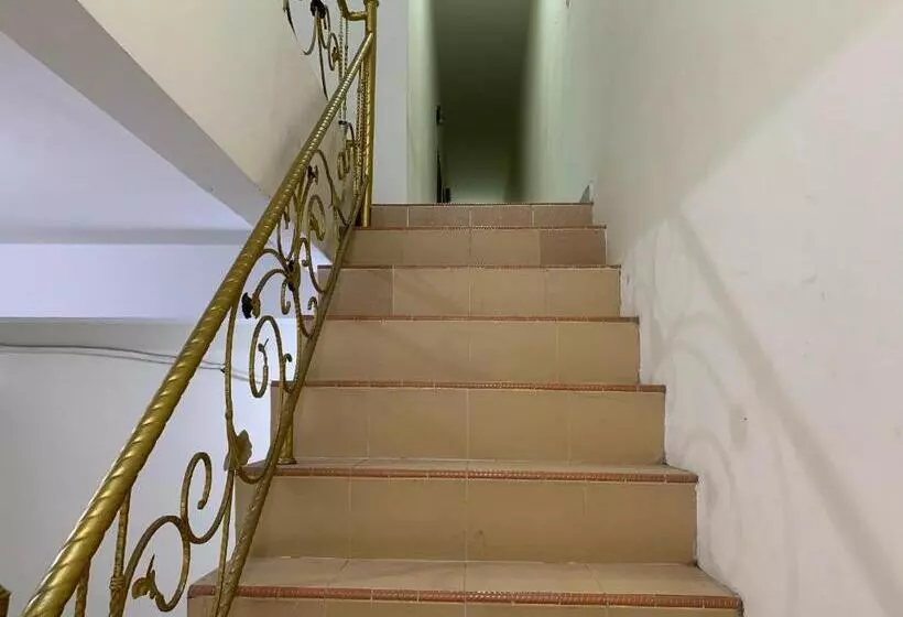 ホテル Oyo 93538 Millow Kost