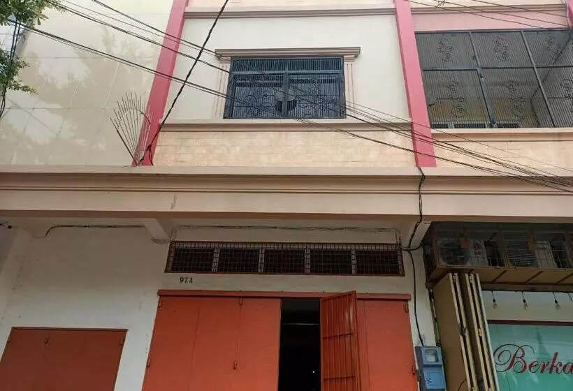 ホテル Oyo 93538 Millow Kost