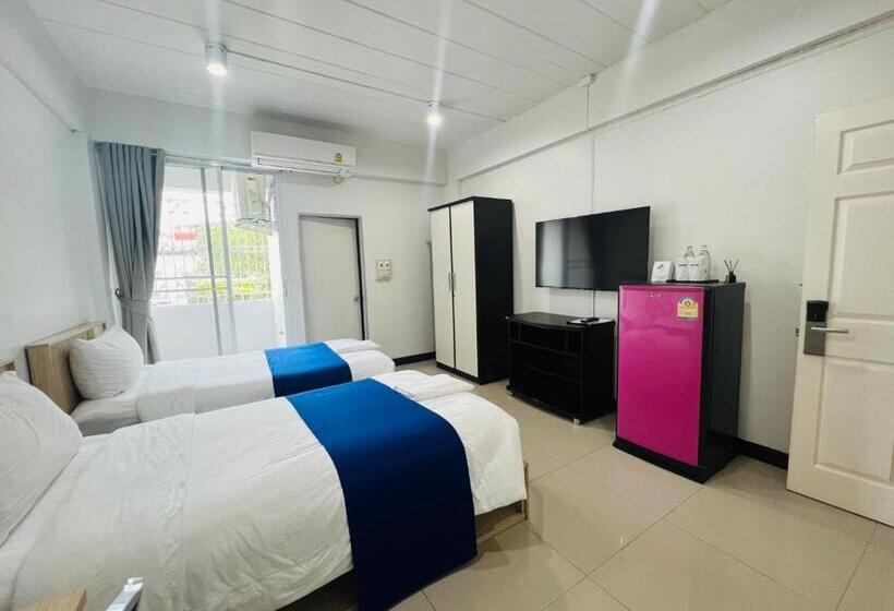 Hotell The Sceneสุพรรณบุรี