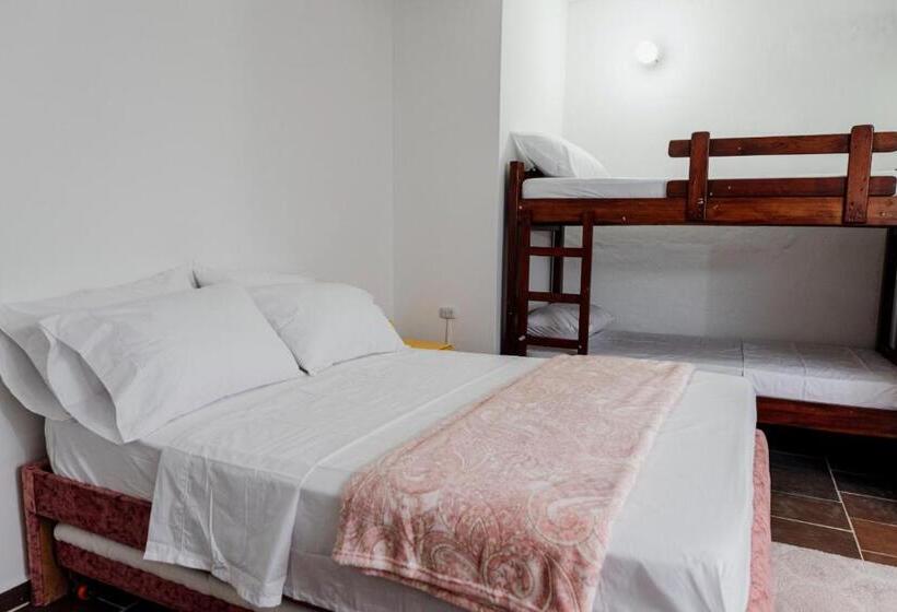 پانسیون Casa De Las Flores