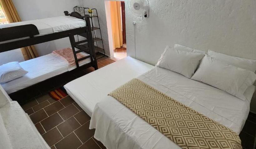 پانسیون Casa De Las Flores