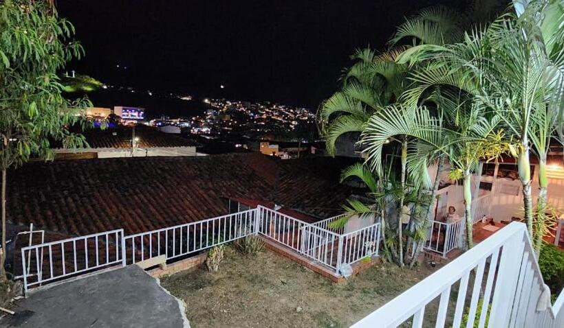 پانسیون Casa De Las Flores