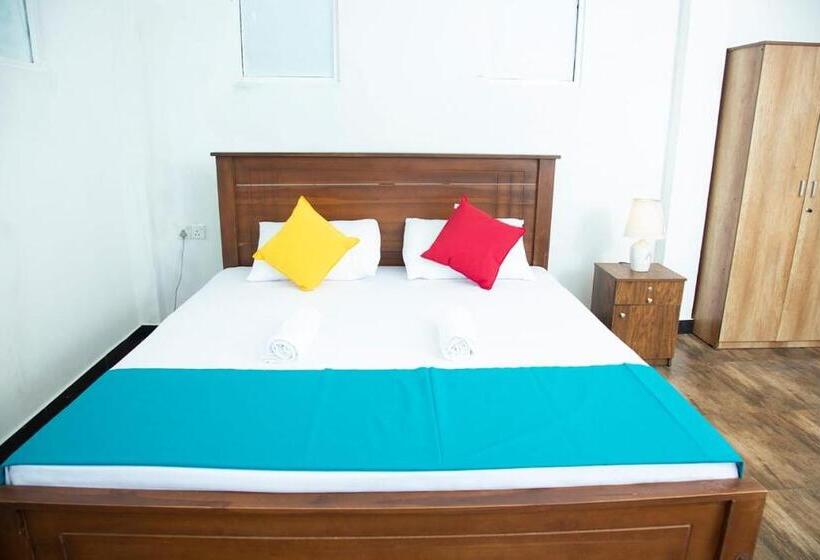 Pensió Eden Rock Luxurious Accommodation