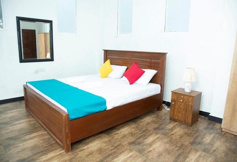 Pensió Eden Rock Luxurious Accommodation