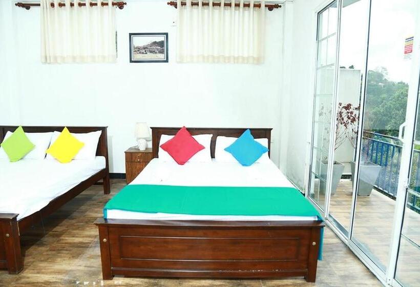 Pensió Eden Rock Luxurious Accommodation