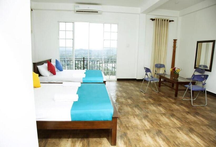 Pensió Eden Rock Luxurious Accommodation