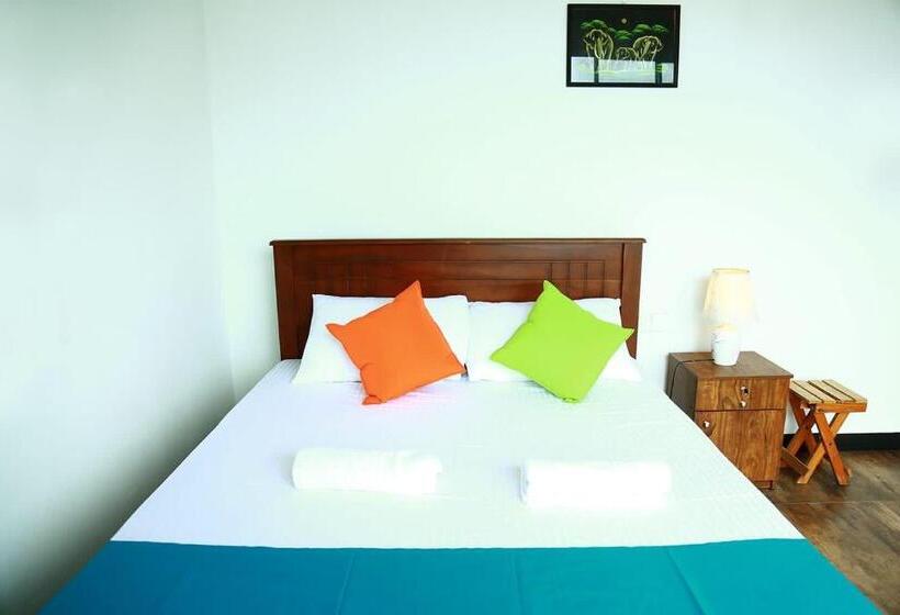 Pensió Eden Rock Luxurious Accommodation