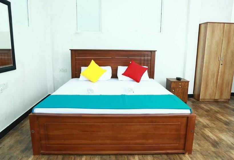 Pensió Eden Rock Luxurious Accommodation