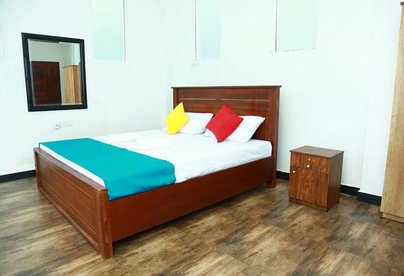 Pensió Eden Rock Luxurious Accommodation