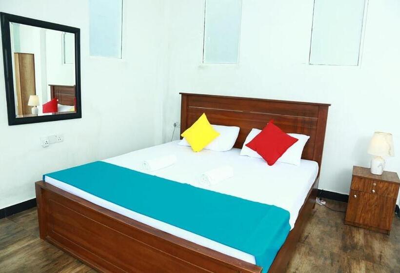 Pensió Eden Rock Luxurious Accommodation