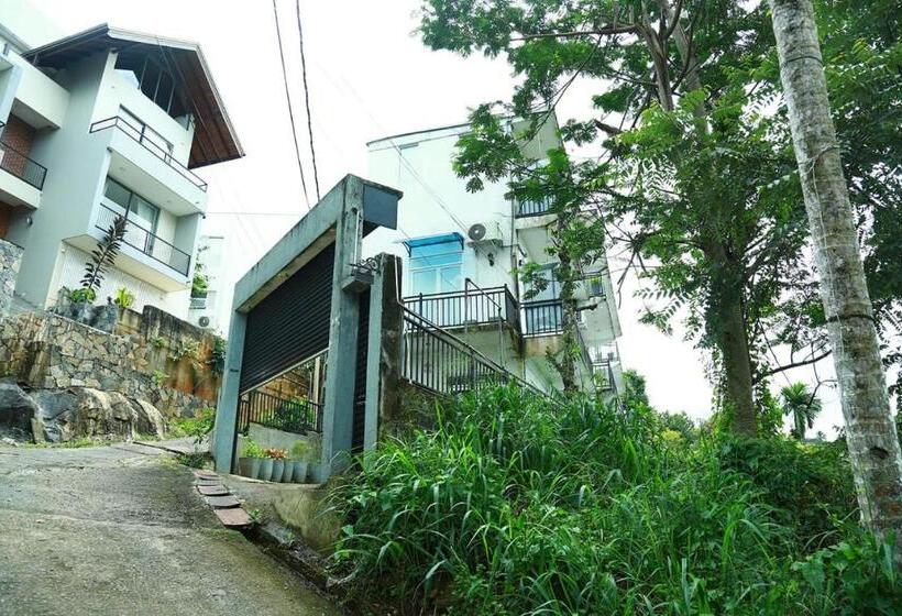 Pensió Eden Rock Luxurious Accommodation