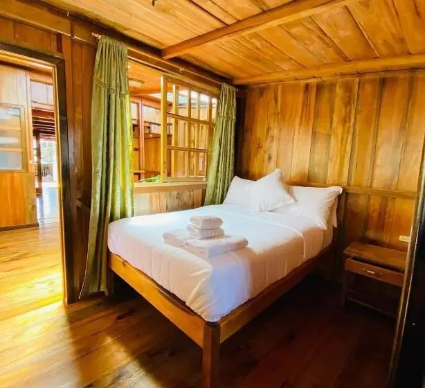 ペンション Guayabo Hostal Mindo