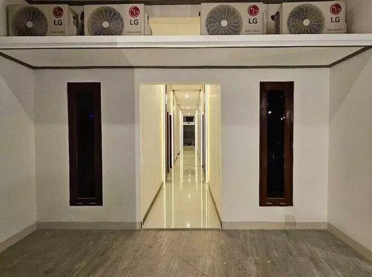 Pensionat Omah Joglo Bugis