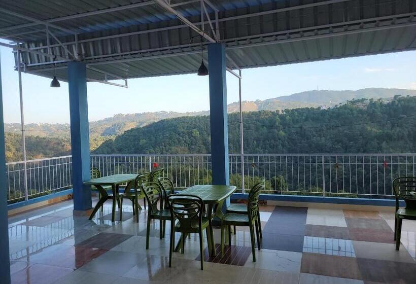 پانسیون Vati Guesthouse