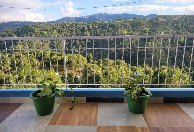 پانسیون Vati Guesthouse