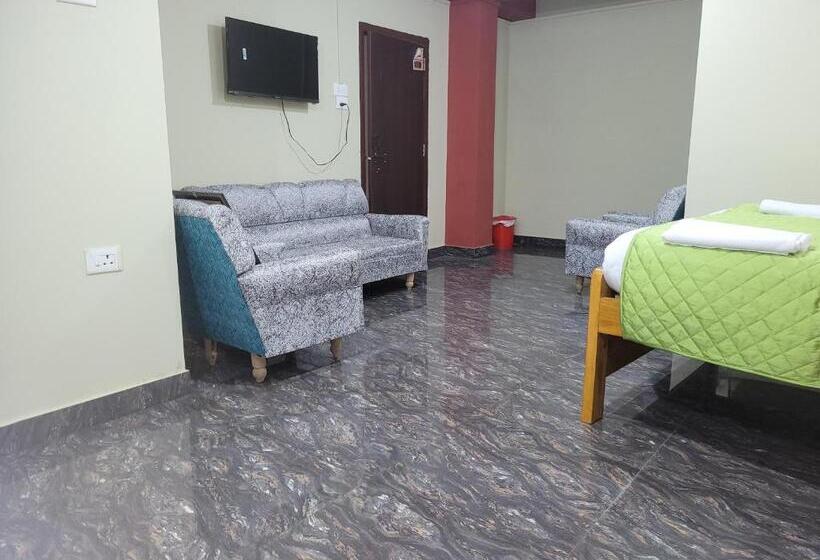 پانسیون Vati Guesthouse