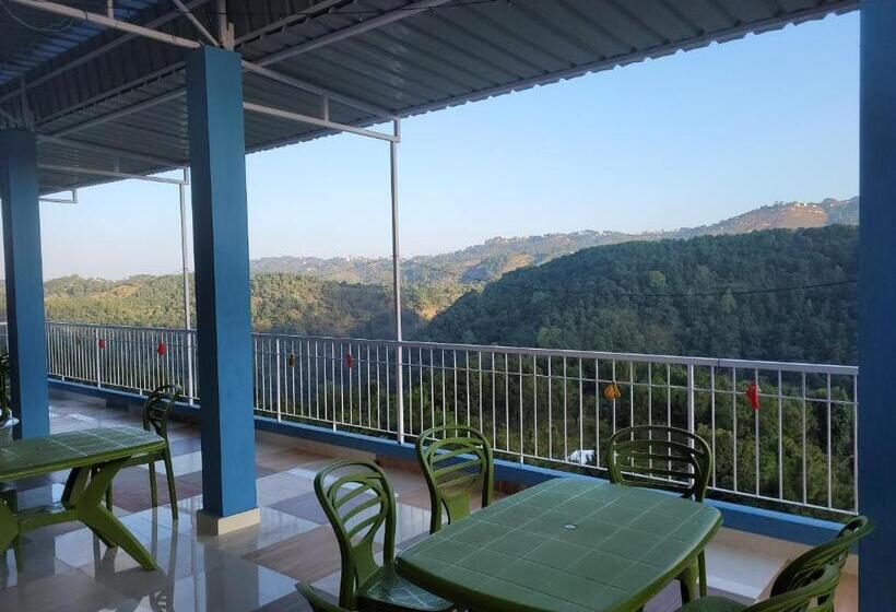 پانسیون Vati Guesthouse