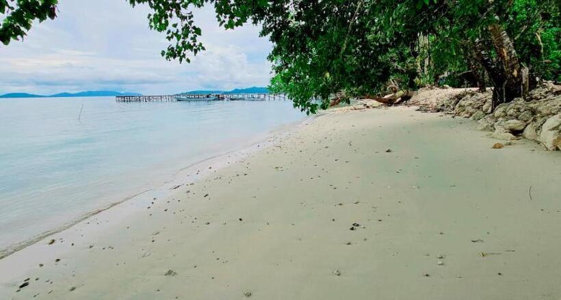 Raflow Resort Raja Ampat