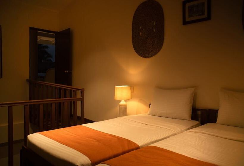 אתר נופש Neevana Hotel Hikkaduwa