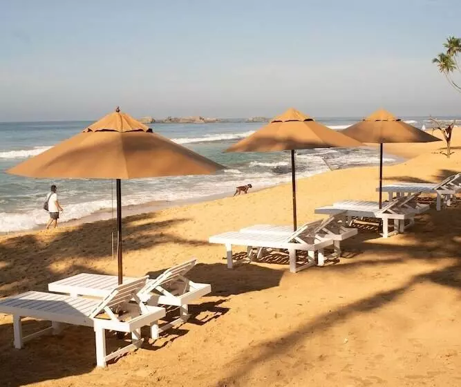 Lomakeskus Neevana Hotel Hikkaduwa