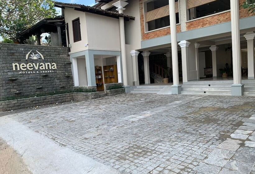 אתר נופש Neevana Hotel Hikkaduwa
