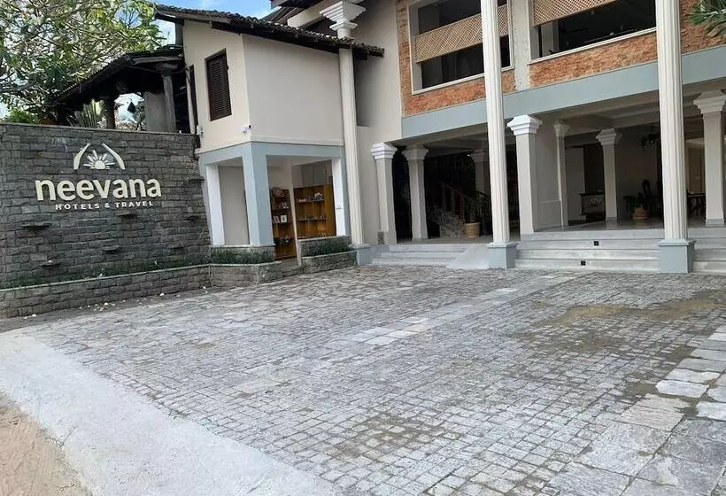 Lomakeskus Neevana Hotel Hikkaduwa