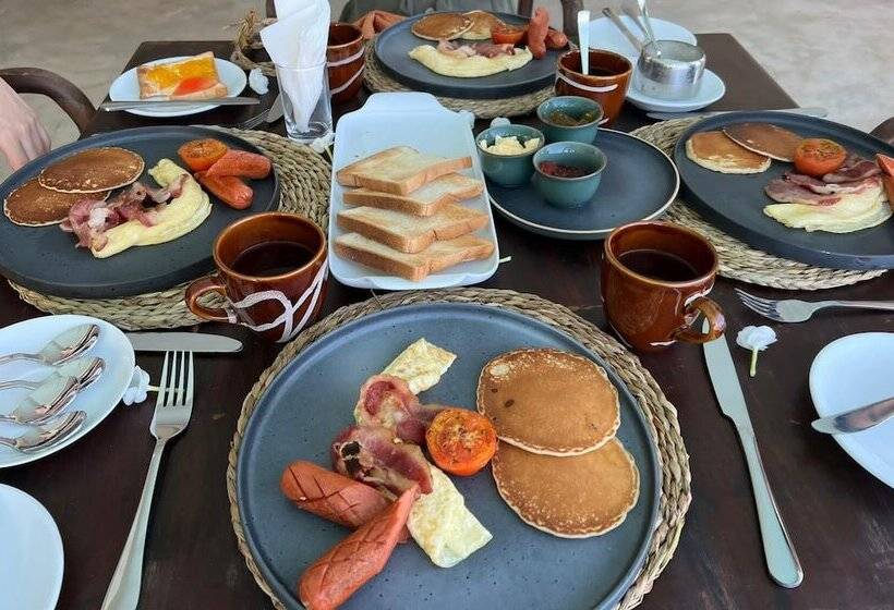 אתר נופש Neevana Hotel Hikkaduwa