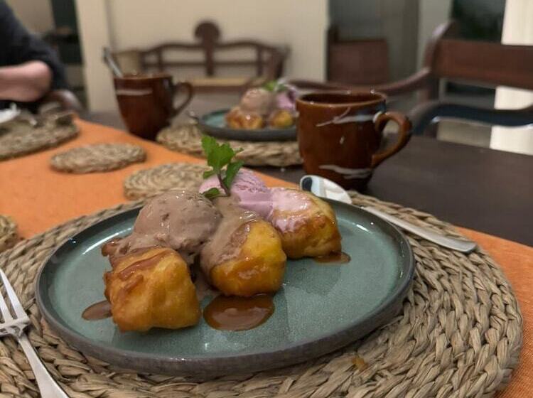 אתר נופש Neevana Hotel Hikkaduwa