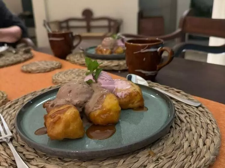 Lomakeskus Neevana Hotel Hikkaduwa