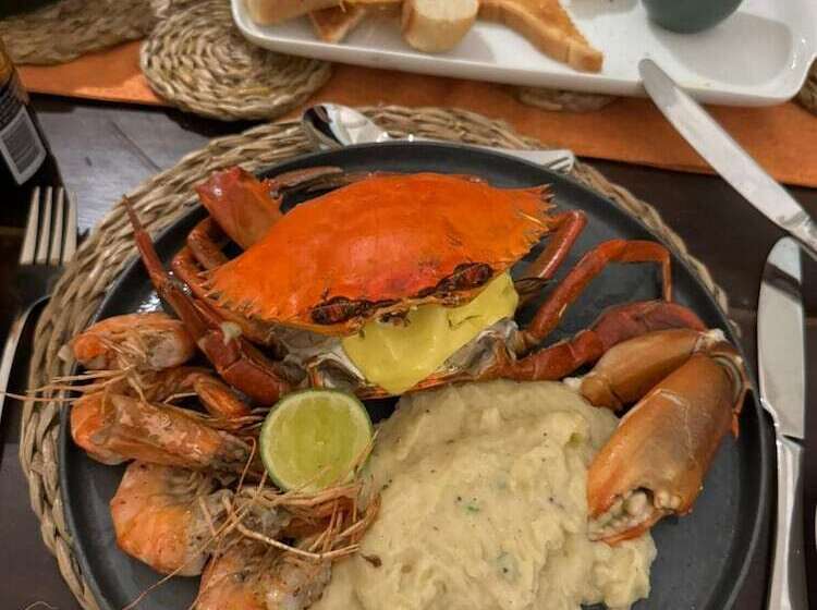 אתר נופש Neevana Hotel Hikkaduwa