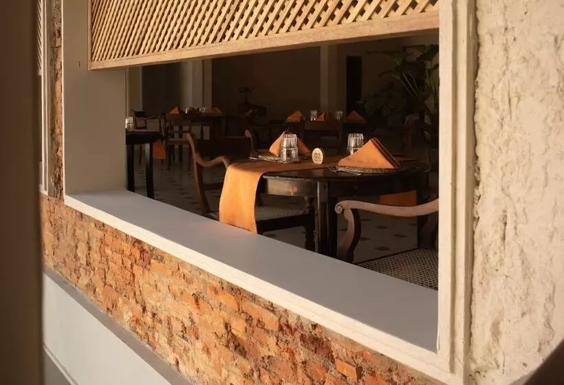 Lomakeskus Neevana Hotel Hikkaduwa