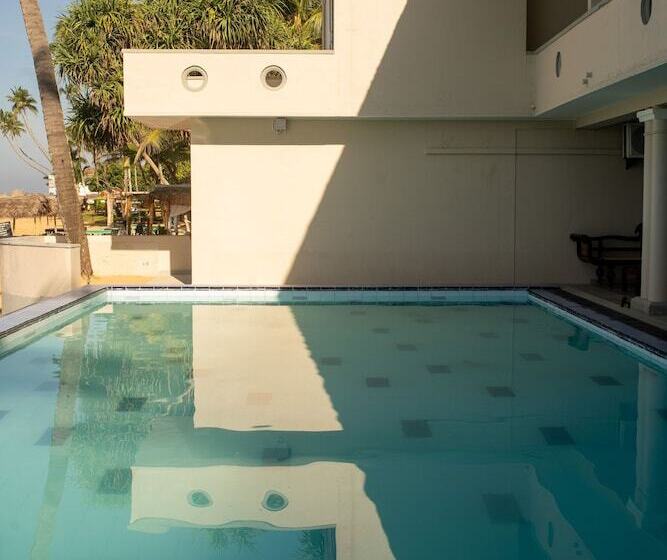 אתר נופש Neevana Hotel Hikkaduwa