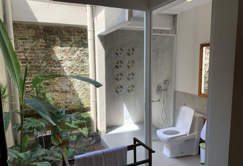 אתר נופש Neevana Hotel Hikkaduwa