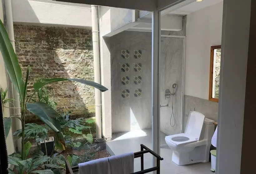 Lomakeskus Neevana Hotel Hikkaduwa